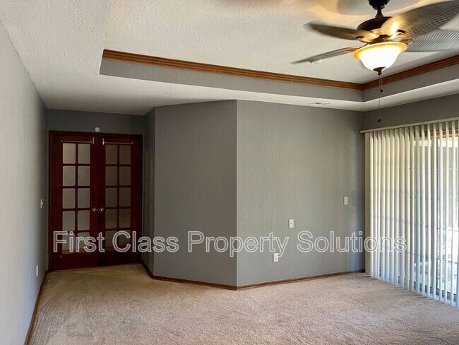 Building Photo - 2204 Barton St