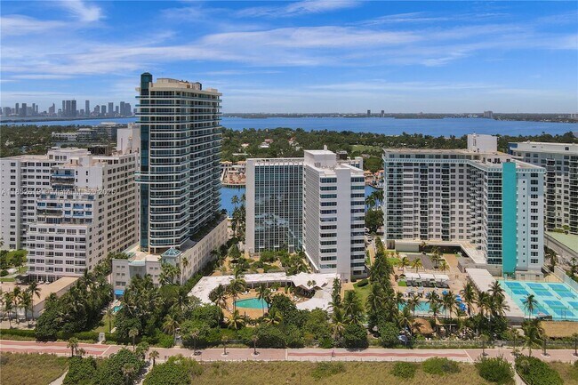 Building Photo - 5055 Collins Ave