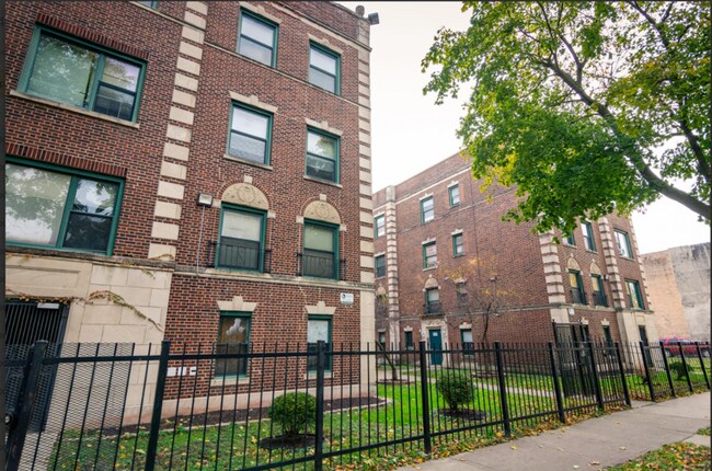 Building Photo - 1 bedroom in Chicago IL 60619