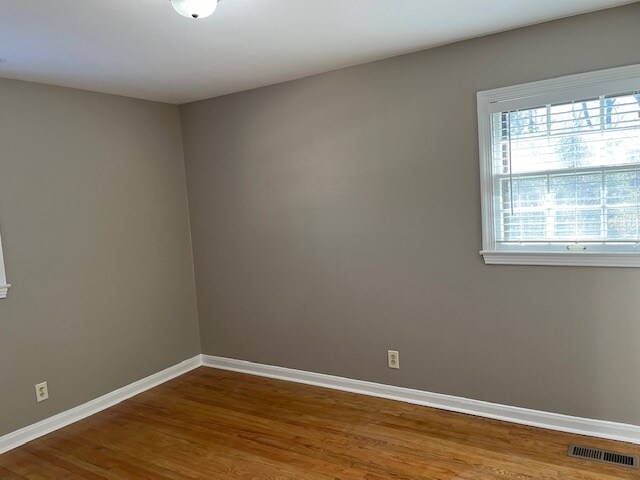 Building Photo - 2014 Haynes Ave NE