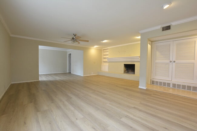 Building Photo - 3307 74th St