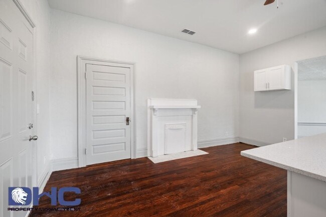 Building Photo - 3556 E Main St