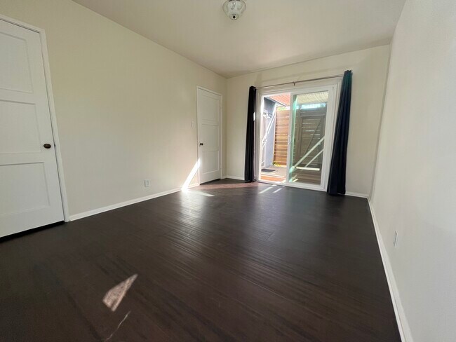 Building Photo - 10716 Northgate St