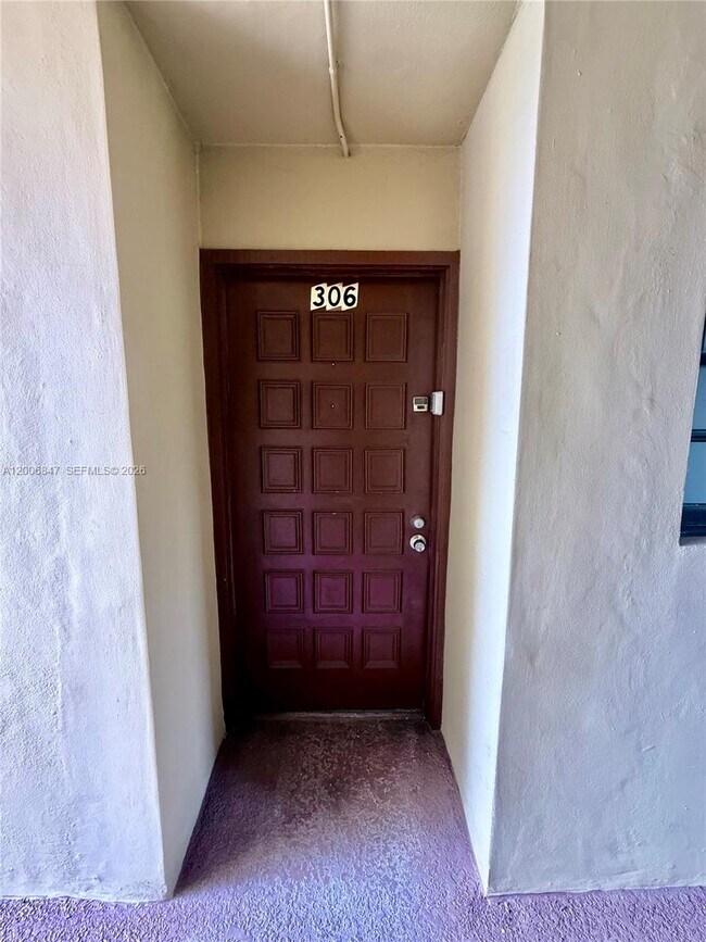 Building Photo - 10835 SW 112th Ave