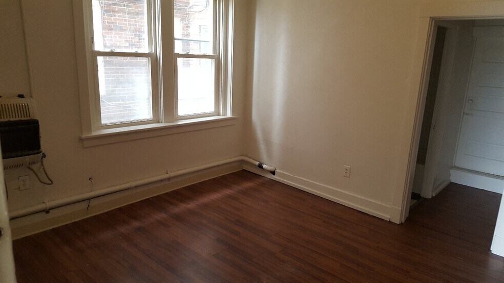 Building Photo - 2118 Bedford Ave