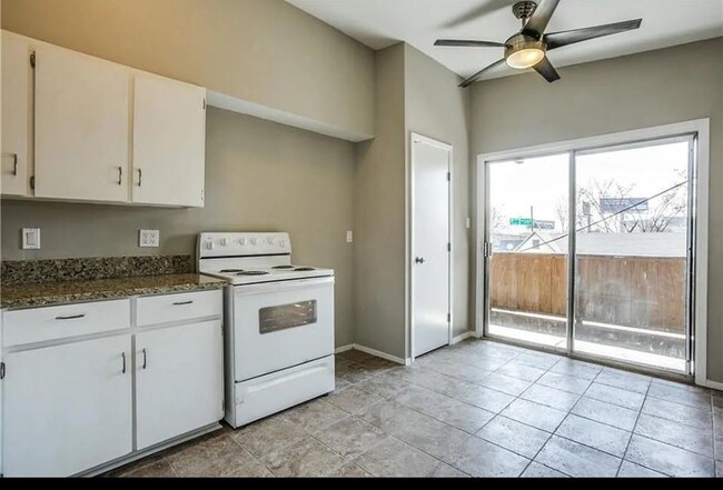 Building Photo - Rent Ready - Dallas, TX