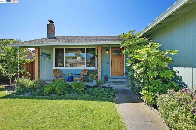 Building Photo - 4833 Primrose Ln