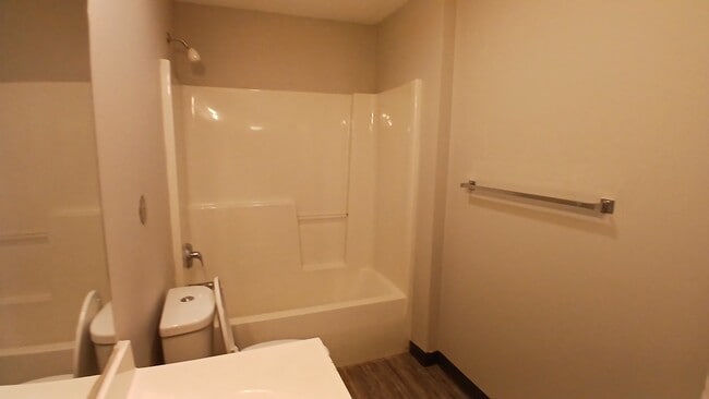 Building Photo - 60 Miller Ave SW