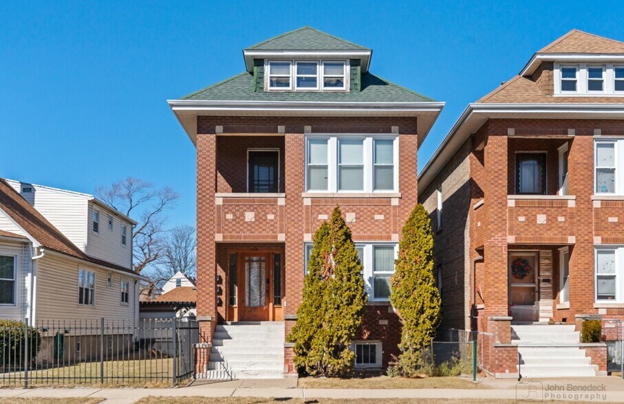 Building Photo - 2836 W 40th St