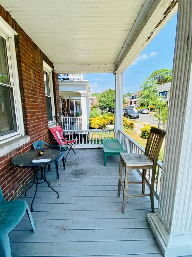 Building Photo - 2601 Parkwood Ave