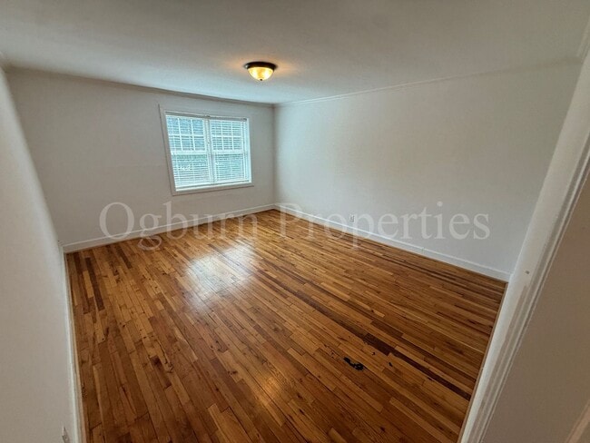 Building Photo - 841-841 Reynolda Rd NW