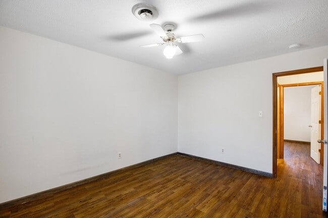 Building Photo - 205 Corey Ct