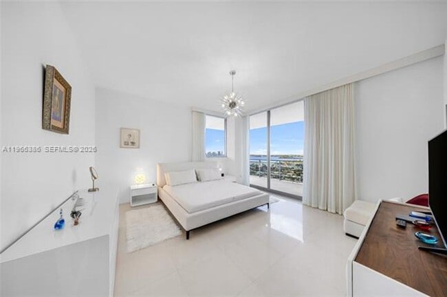 Building Photo - 7901 Hispanola Ave