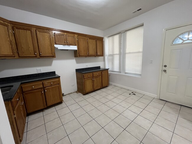 Building Photo - 4345 S Artesian Ave