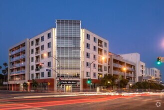 Building Photo - The Huxley