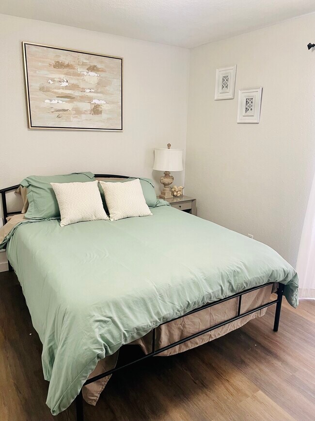 Building Photo - 20390 Fairway Dr