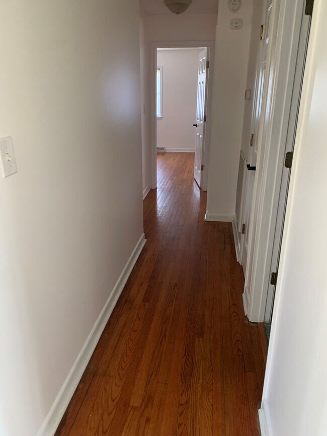 Building Photo - 23 Edith Dr