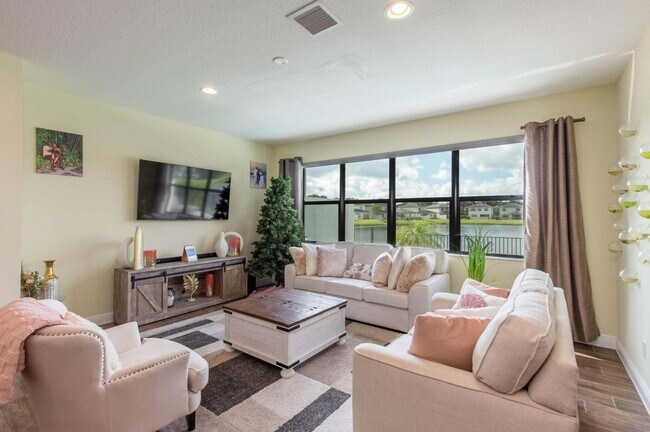 Building Photo - 7528 Moonrise Dr