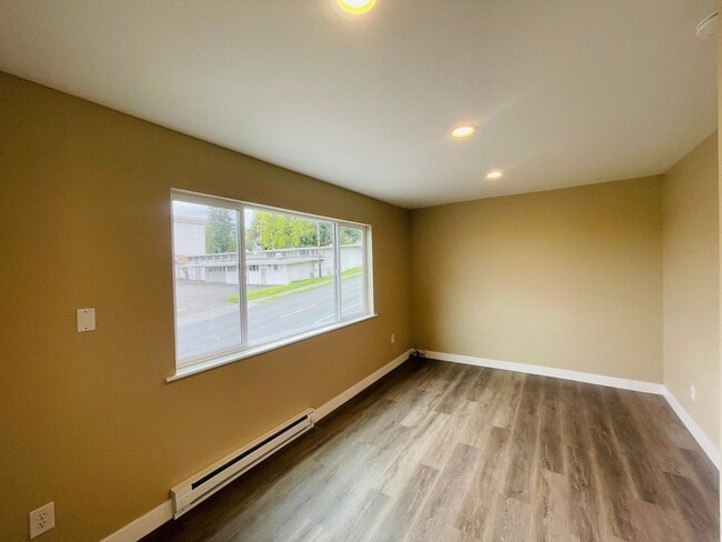 Building Photo - 1 Bedroom 1 Bathroom House, With Two Car Garage! $1900 per month