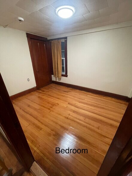 Bedroom - 26 Pleasant St