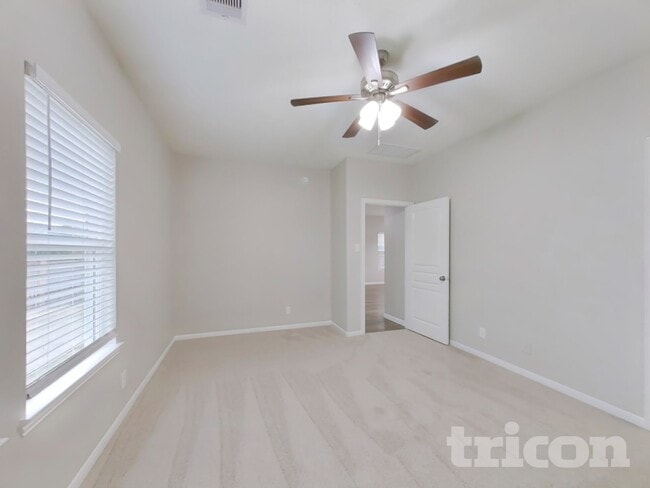 Building Photo - 210 Pequin Rd