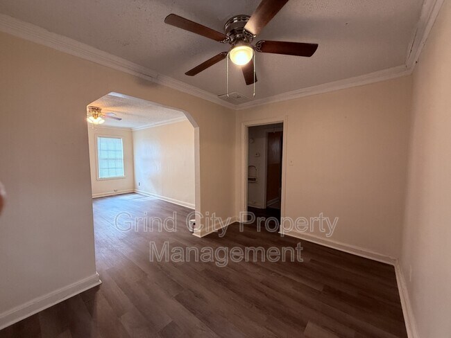 Building Photo - 2668 Browning Ave