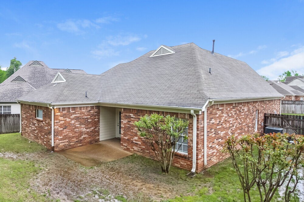 Building Photo - 10237 Hamilton View Dr