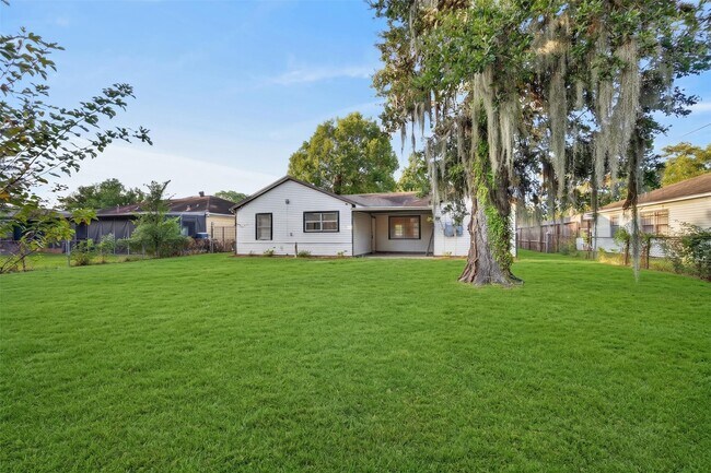 Building Photo - 7315 Marilyn Ln