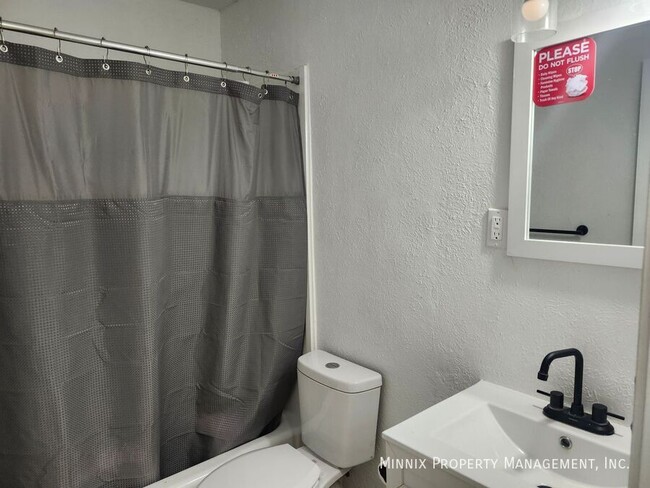 Building Photo - 5005 Ave W.-6