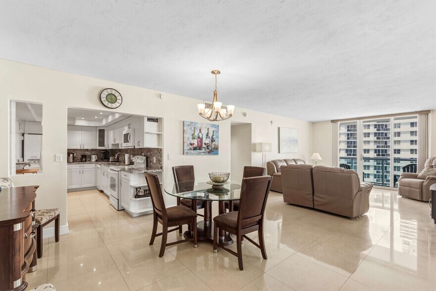 Building Photo - 3801 S Ocean Dr