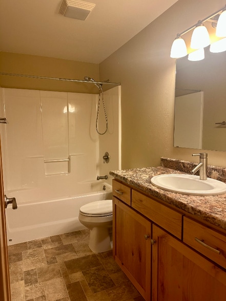 Building Photo - 1719 Euclid Ave