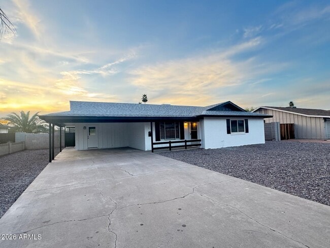 Building Photo - 4816 S Taylor Dr