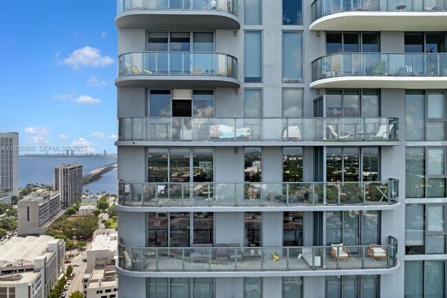 Building Photo - 121 NE 34th St