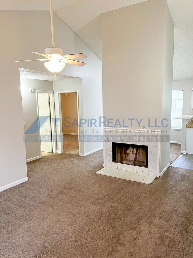 Building Photo - Inviting 3-Bedroom Home - Move in by 11/30...