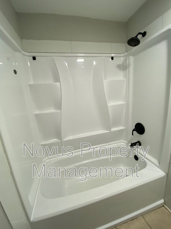 Building Photo - 619 South St