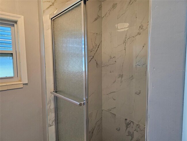 Building Photo - 354 Ivanhoe Cir