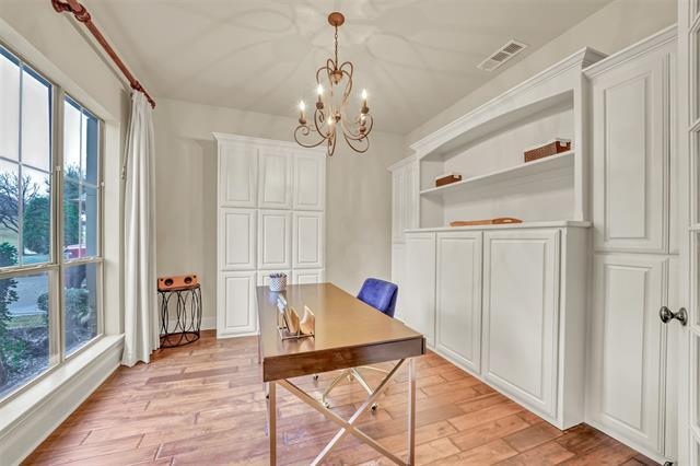 Building Photo - 5048 Exposition Way