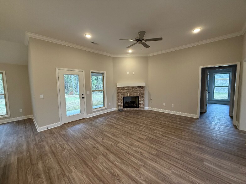 Building Photo - 546 Patrick Farms Dr