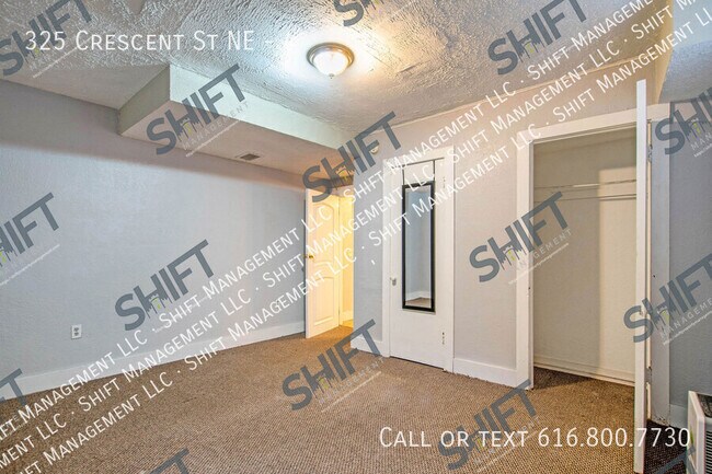Building Photo - 325 Crescent St NE