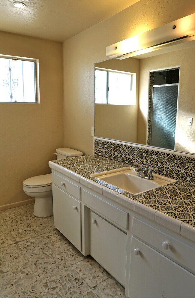 Building Photo - 53815 Avenida Carranza