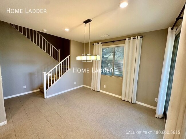 Building Photo - 33343 N Mildred Ln