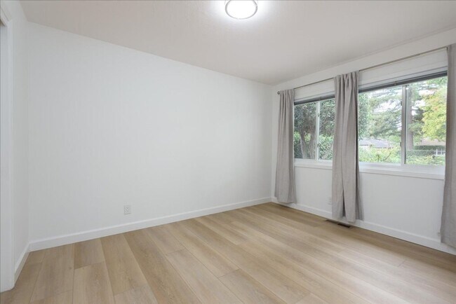 Building Photo - 726 14th Avenue-
