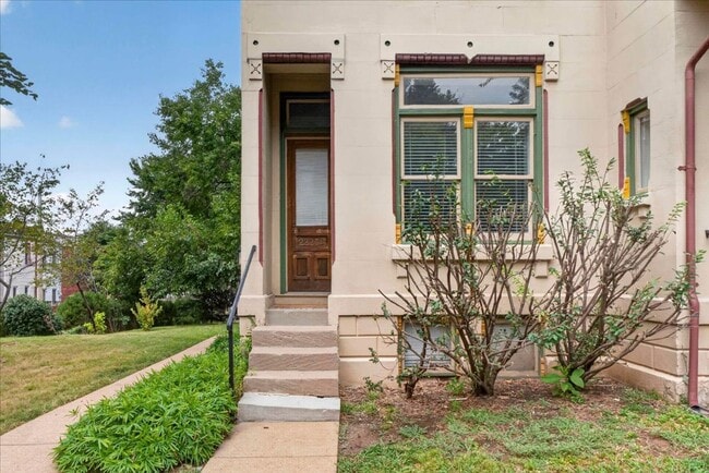Building Photo - 2223 Rutger St.