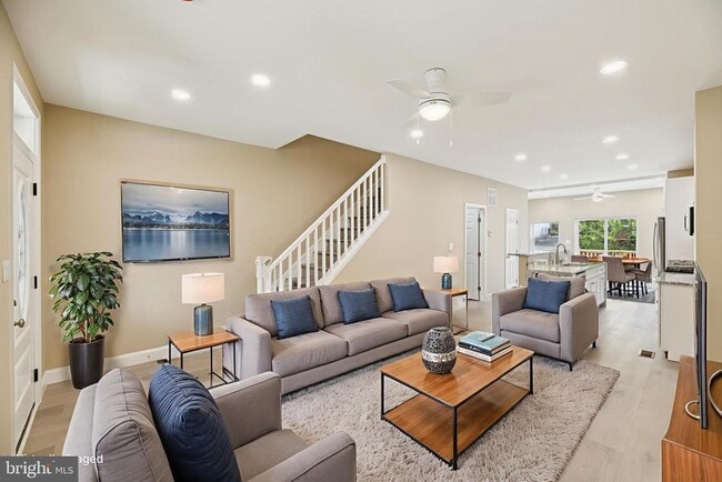 Building Photo - 729 Madison St NW