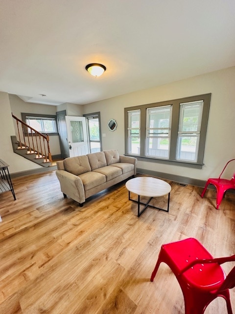 Building Photo - 716 E Randall St