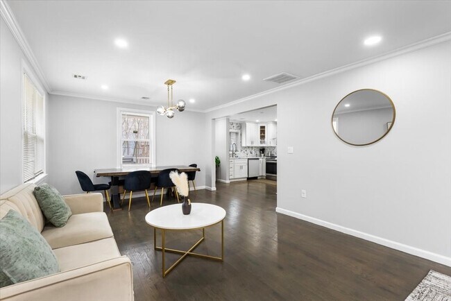 Building Photo - 77 Cedar St