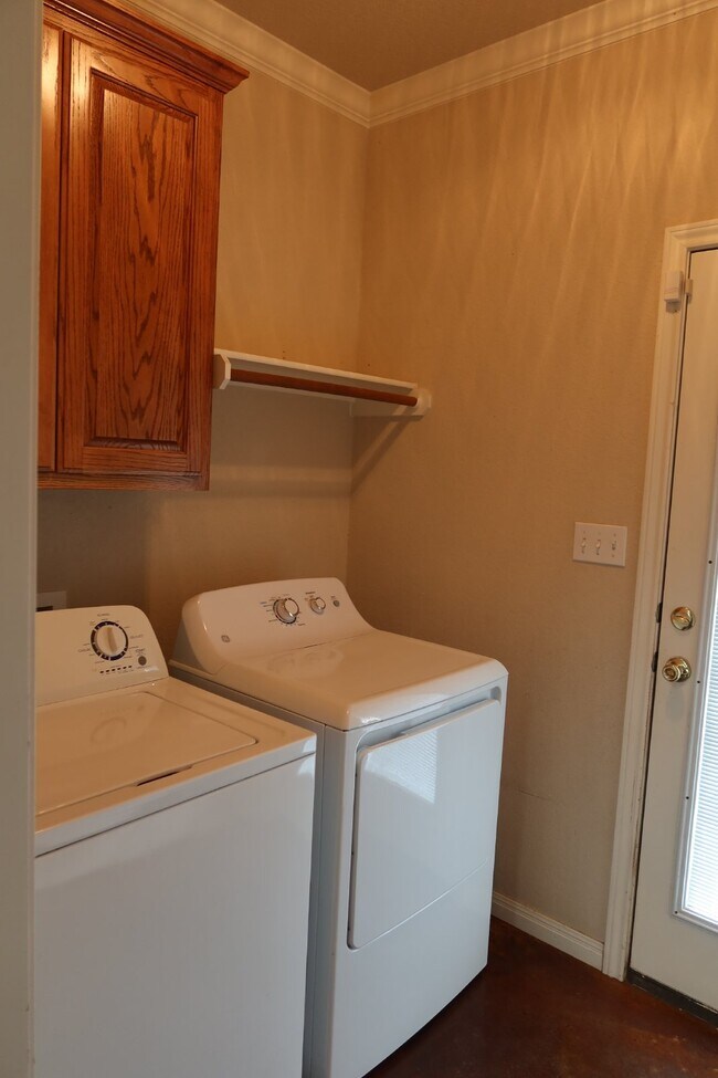 Building Photo - Charming 3-Bedroom Home with 2 Full Baths in Waco, TX - Perfect for Your Family!