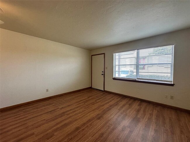 Building Photo - 500 Stinson St