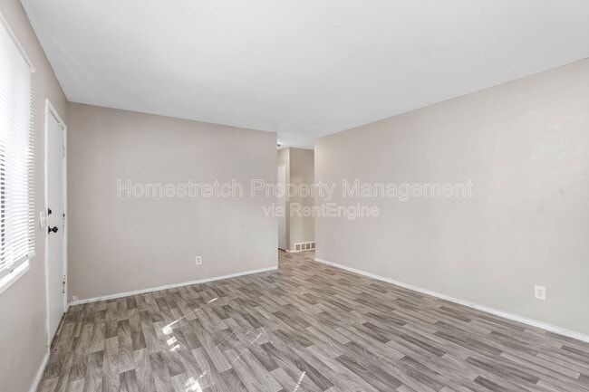 Building Photo - 10224 Lord Dr