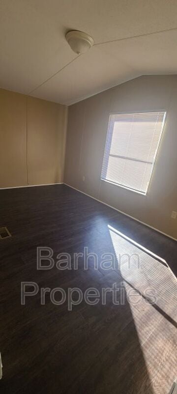 Building Photo - 140 Fox Tail Trl